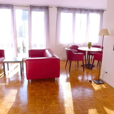 La Perle Avec Terrasse, Proche Paris, Independant Appartement *